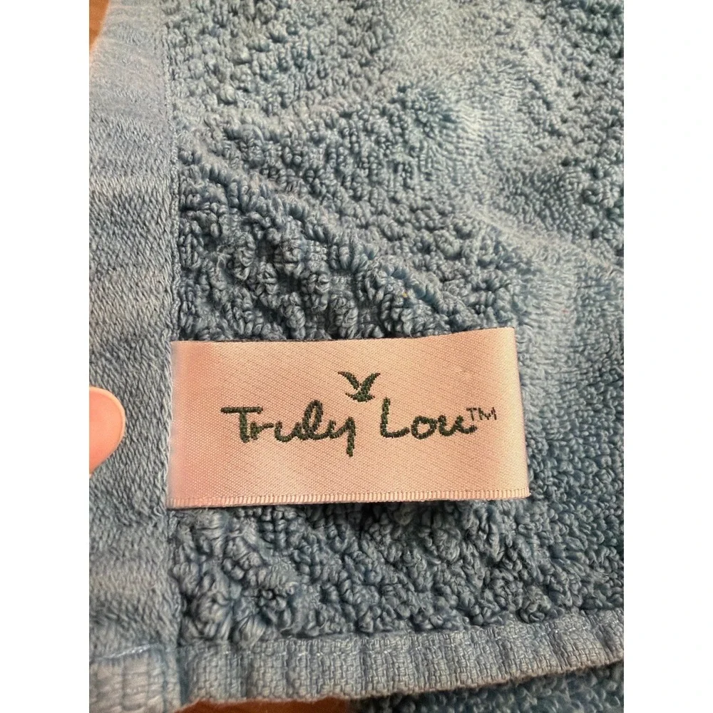 Truly Lou Blue Textured Hand Towel 25x16 Cotton Bathroom‎ Spa Decor
